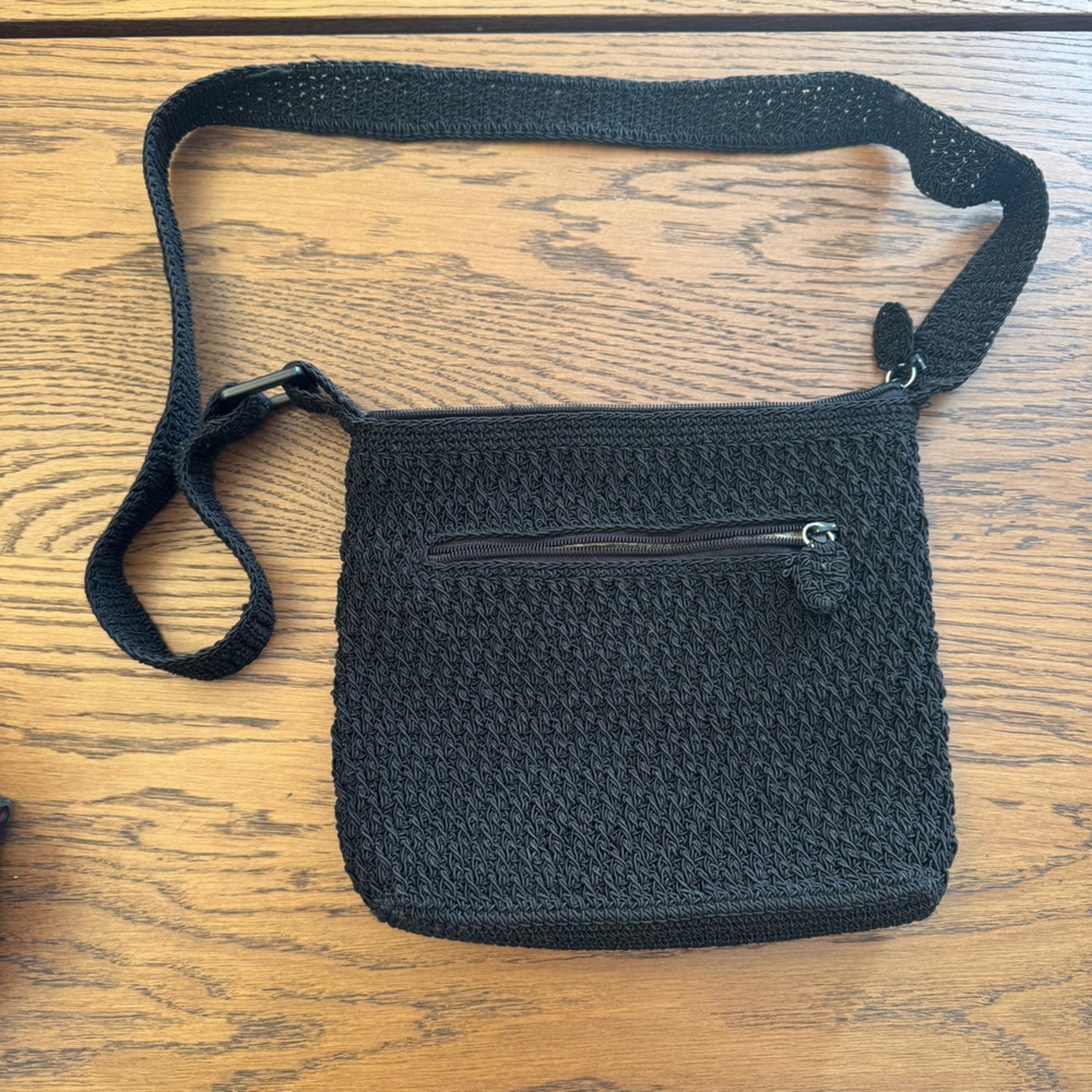 Black Woven Crossbody Bag Knit Crochet 90s 00s‎ Liz Claiborne bag Y2K